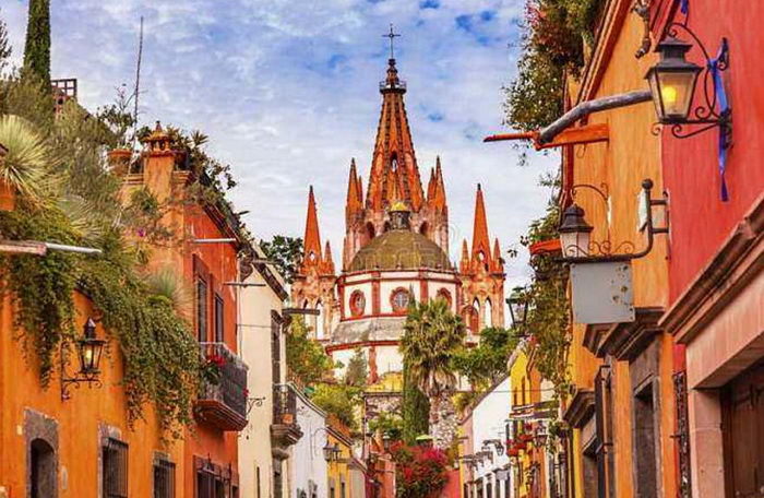 瓜纳华托 + 圣米格尔2日游：墨西哥绝美五彩殖民小镇文化艺术之旅